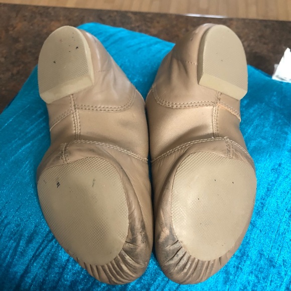 Capezio size 7 tan dance shoes - Picture 3 of 4